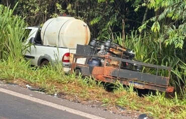 Motorista morre carbonizado em colisão entre carro e carreta na MS-276