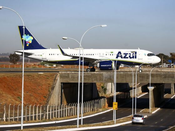 Azul e Gol assinam acordo para avaliar fusão entre as aéreas