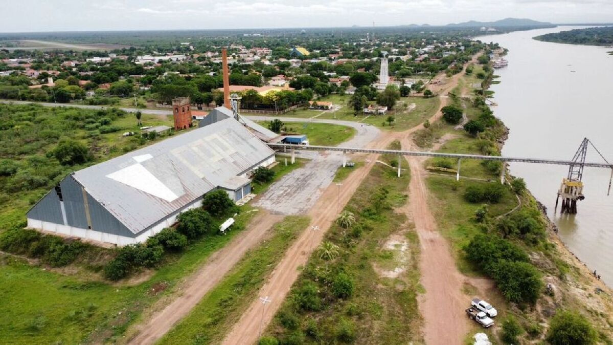 **Porto de Murtinho é leiloado por R$ 30,5 milhões**   O Terminal Portuário de Porto Murtinho, localizado às margens do Rio Paraguai, a 439 quilômetros de Campo Grande, foi arrematado por R$ 30.515.000,00 em leilão realizado nesta segunda-feira (27). O v