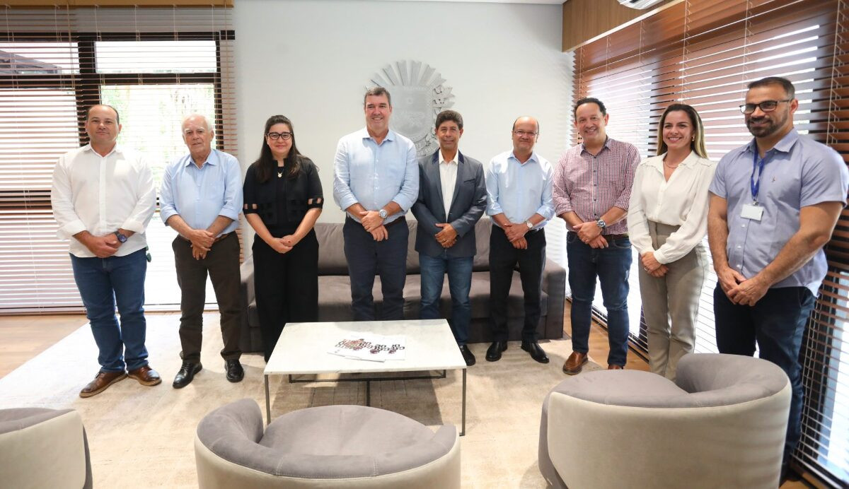 Governador Eduardo Riedel discute avanços na construção do Hospital do Amor em Dourados