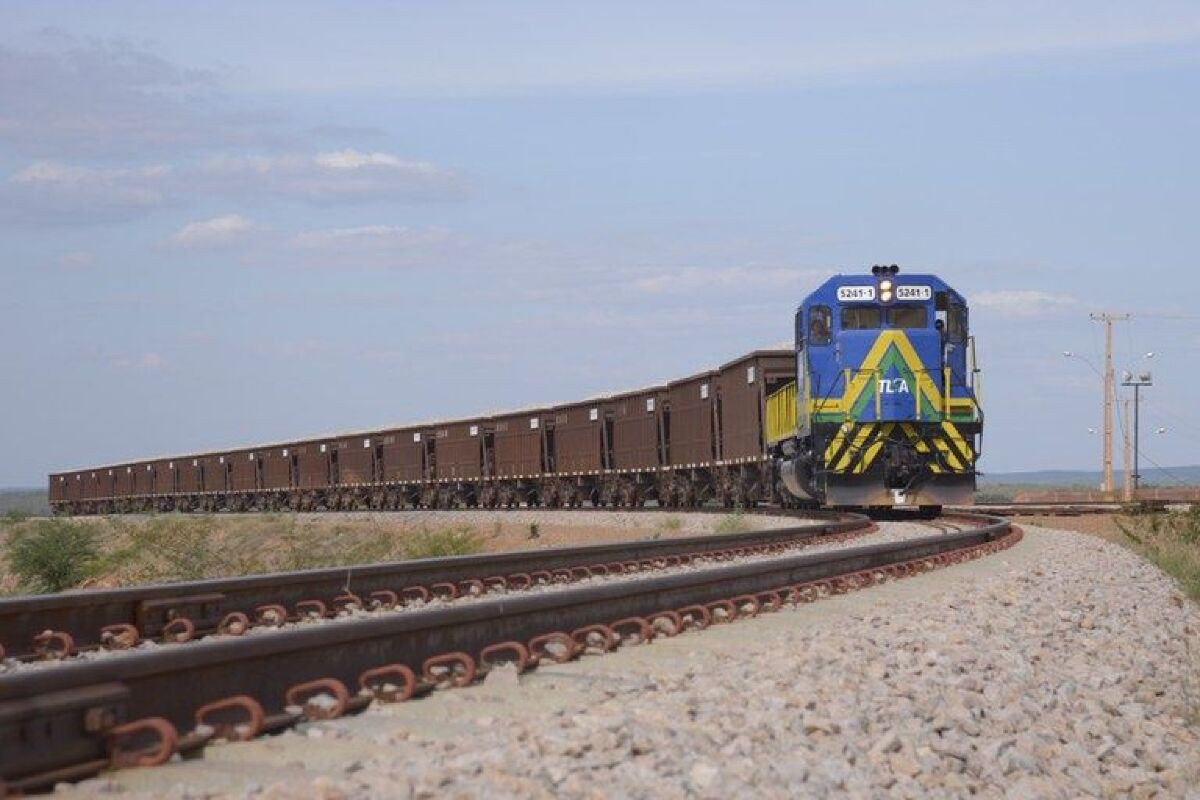 Leilão levanta R$ 800 milhões para ferrovia Transnordestina
