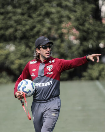 Técnico Luis Zubeldía do São Paulo 2025