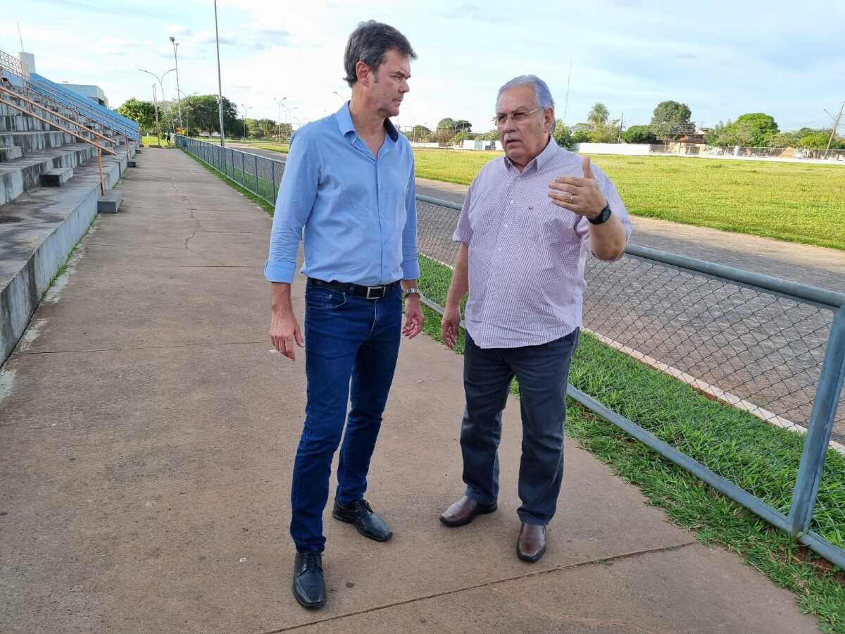 Presidente do Comercial Marlon ao lado do Estevão Petrallás da FFMS
