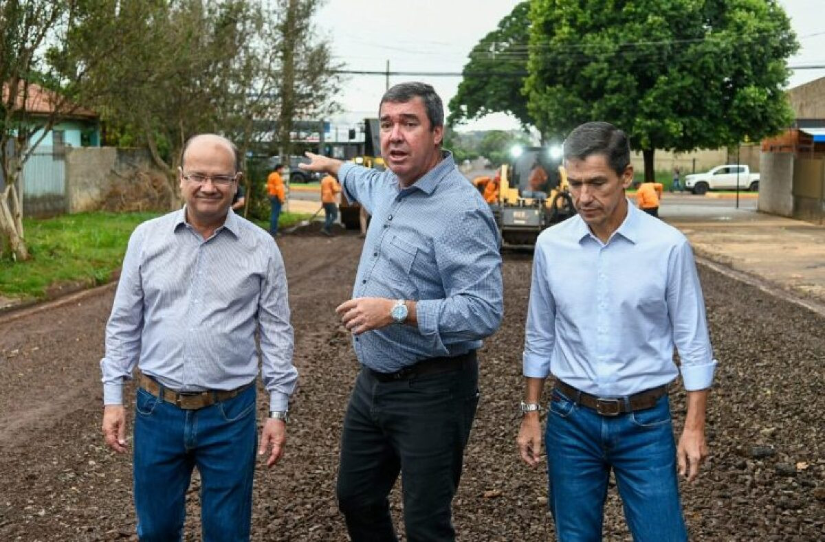 Eduardo Riedel destaca investimentos em infraestrutura durante agenda em Dourados