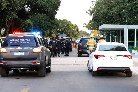 Ministério é evacuado para investigação de ameaça de bomba