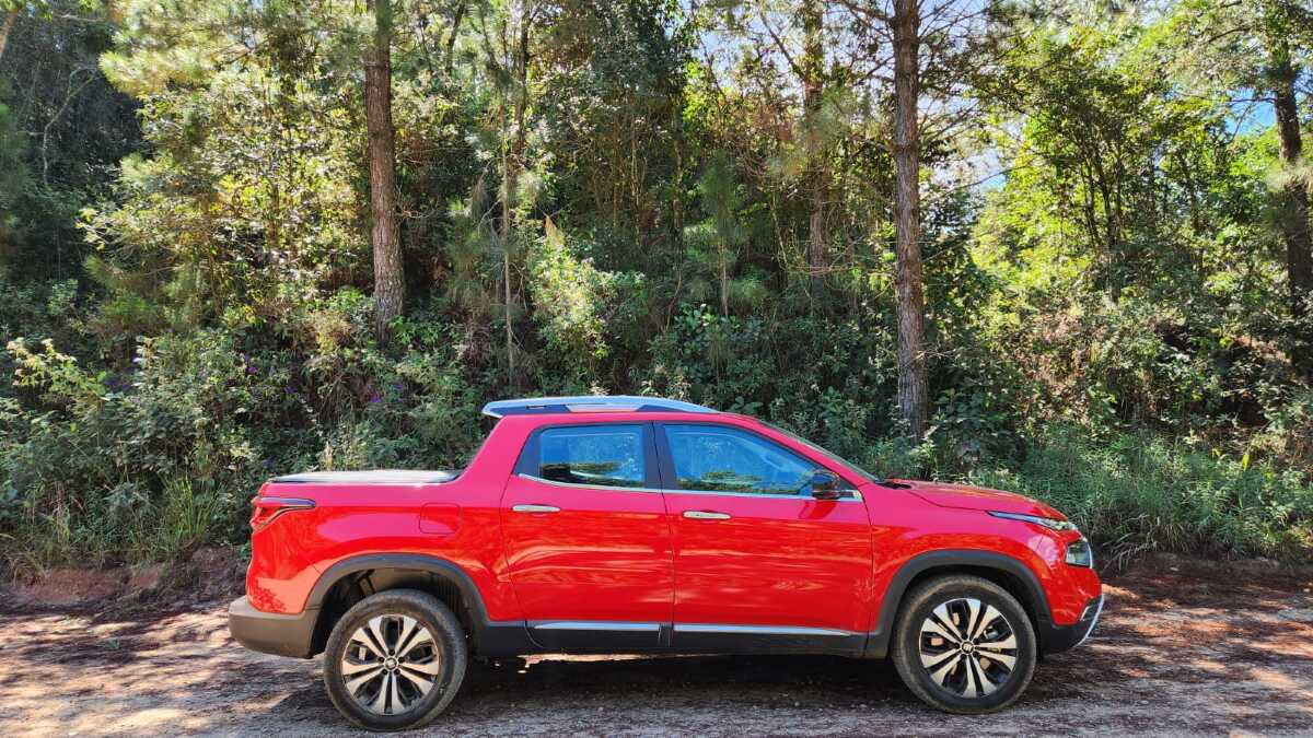 Fiat Toro encara novos caminhos com motor 2.2 turbodiesel