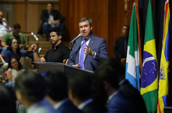 Governador Eduardo Riedel lidera debate sobre reforma tributária em Mato Grosso do Sul