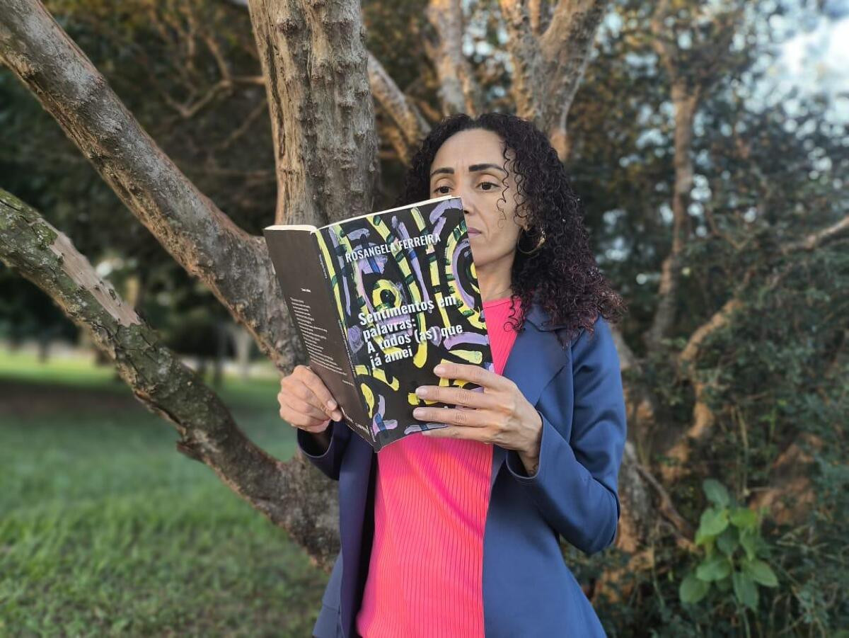 Professora de Campo Grande leva poesia à Bienal do Livro do Rio