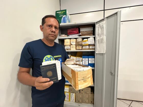 Quase 3 mil carteiras de trabalho esquecidas aguardam retirada em Campo Grande