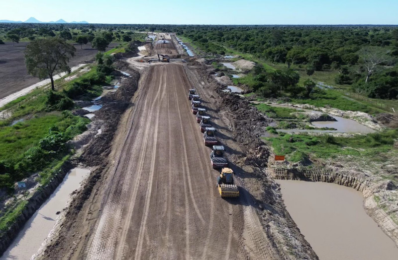 Obras da alça de acesso à ponte sobre o rio Paraguai avançam em Porto Murtinho