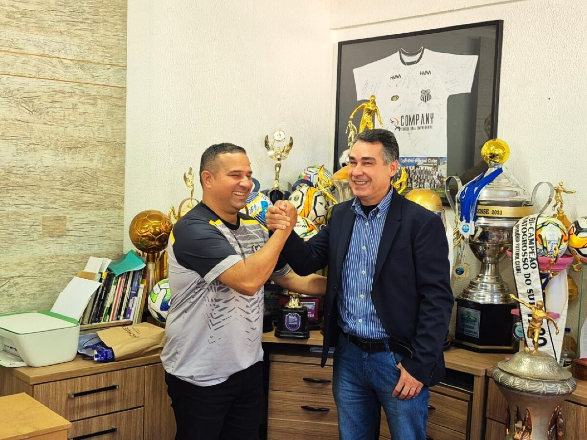Coletiva de apresentação do Técnico Raphael Pereira do Operário FC para Série D 2025