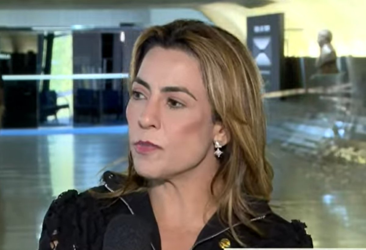Soraya Thronicke apresenta relatório com medidas contra apostas online