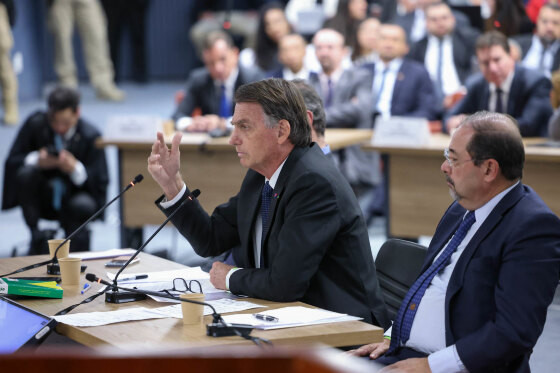 Jair Bolsonaro é interrogado por Alexandre de Moraes em ação penal da trama golpista
