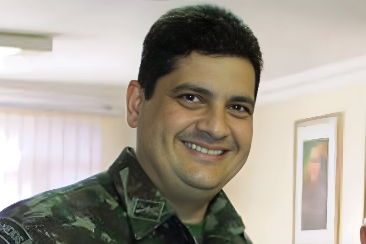 Ex-assessor de Bolsonaro ficará preso em batalhão do Exército