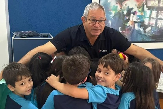 Além das telas: proibição do celular transforma rotina nas escolas