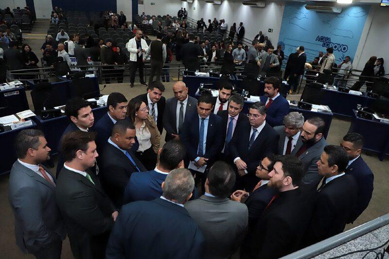 Propostas tratam de emprego, saúde, cidadania e decoração natalina