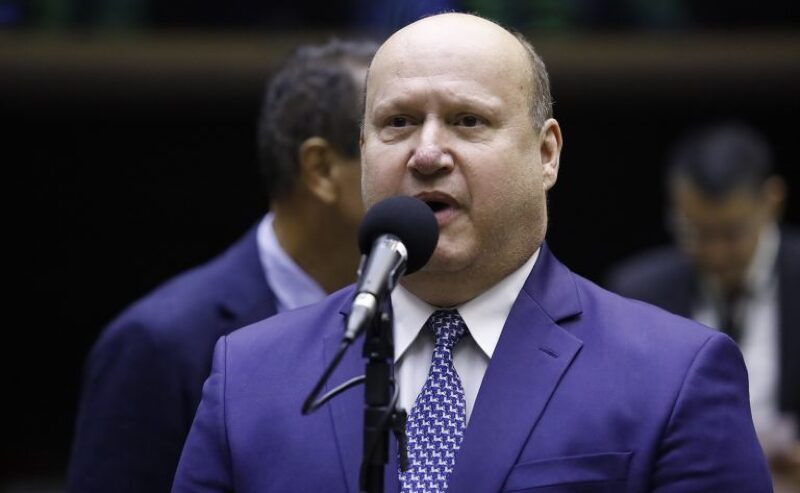 Projeto prevê criação de centros de referência e ações de prevenção, diagnóstico e tratamento.