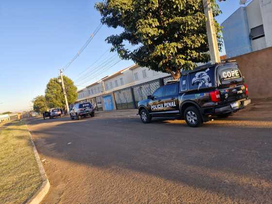 PF desmantela grupo de tráfico com carros de luxo e armas em operação em Campo Grande
