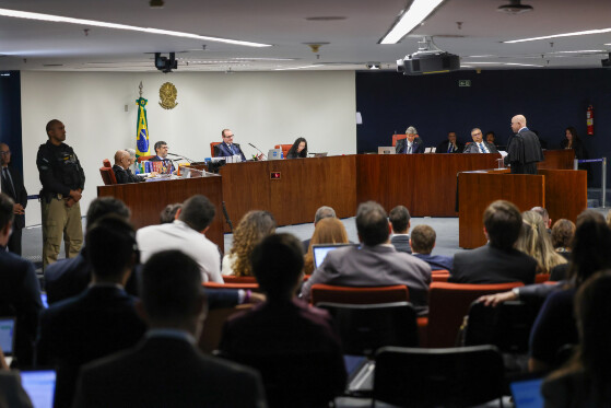 Primeiro dia do julgamento de Bolsonaro é marcado por sustentações; veja como foi
