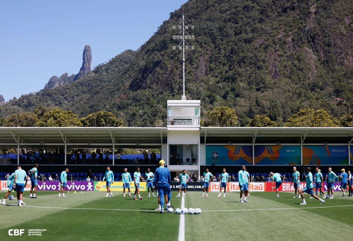 Brasil x Chile - Eliminatória da Copa do Mundo - Treinos da Seleção Brasileira Granja Comary