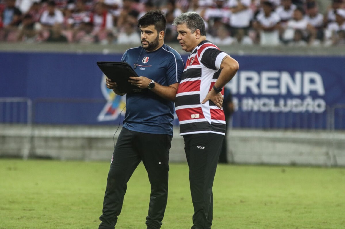 Santa Cruz Técnico Marcelo Cabo -  Arena Pernambuco Série D do Brasileirão 2025
