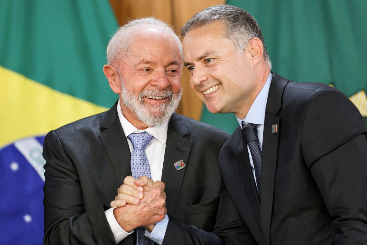 Lula aprova fim da exigência de autoescola para tirar CNH