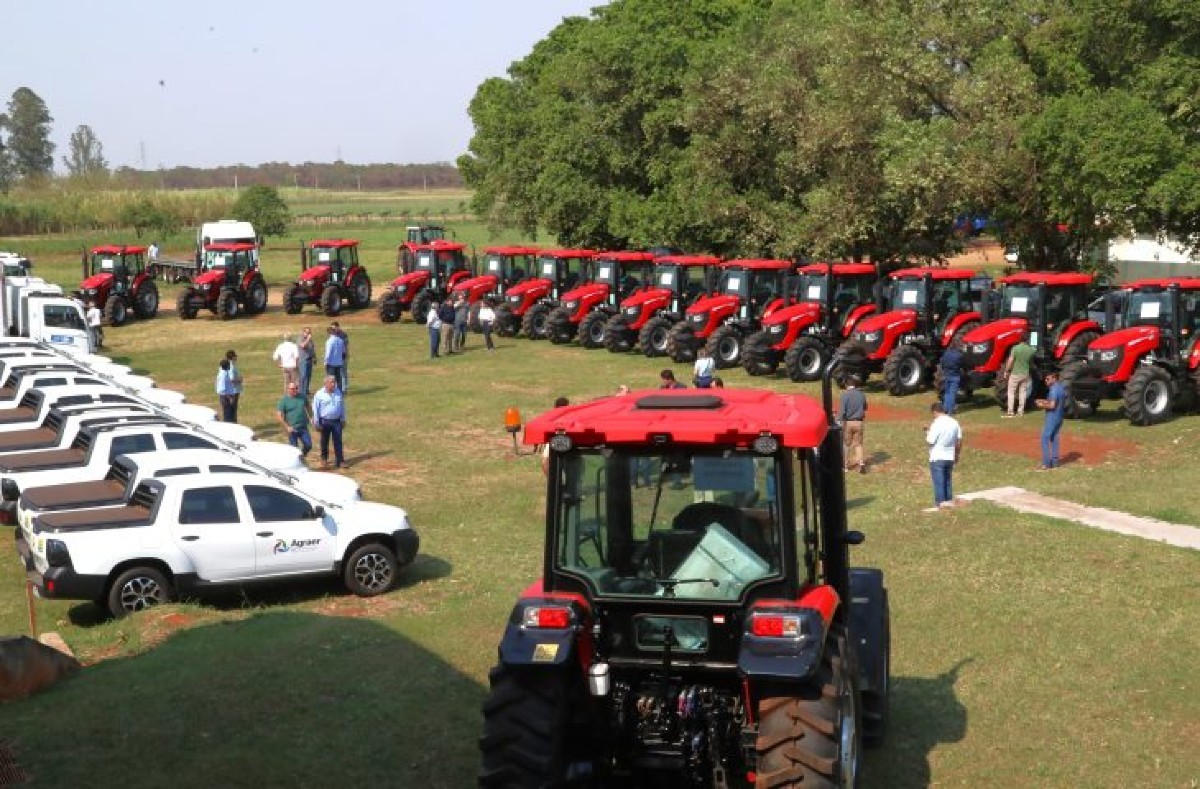 Eduardo Riedel investe R$ 7,9 mi e reforça apoio à agricultura familiar