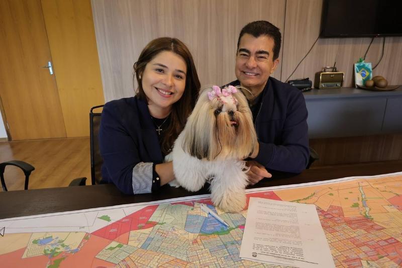 “Essa lei é um passo importante para proteger nossos cães e gatos,” diz prefeito