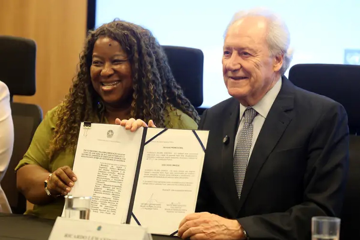 Governo anuncia classificação indicativa para apps e nova faixa etária