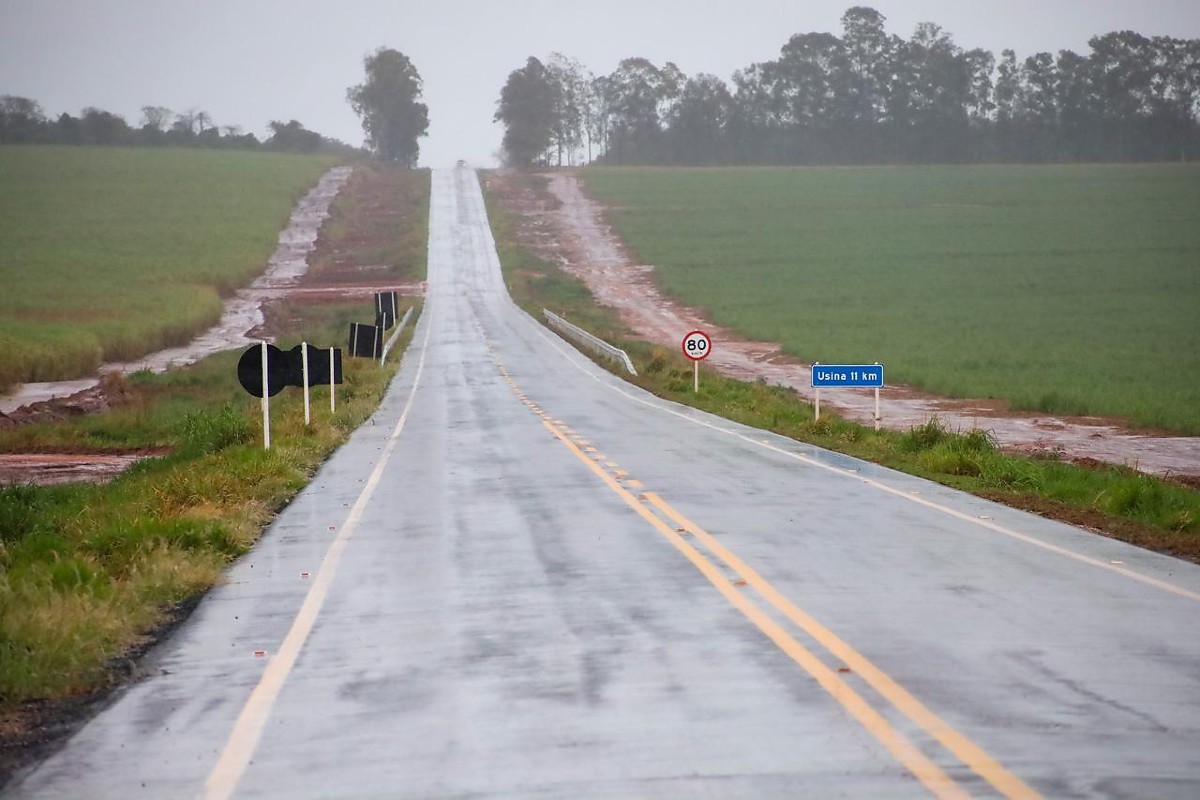 Entregas Obras em Nova Andradina pavimenta&ccedil;&atilde;o da Estrada Municipal NA-18