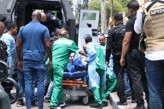 Mega operação contra o Comando Vermelho em 15 anos deixa 64 mortos e mais de 80 presos