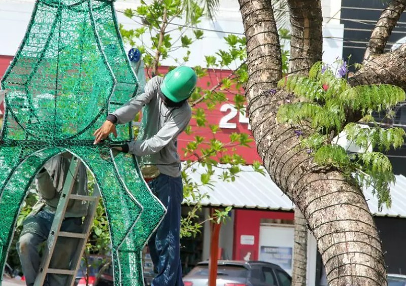 Prefeitura de Três Lagoas investe em iluminação para atrair visitantes