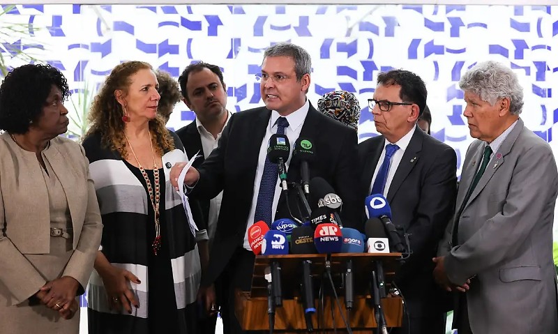 Brasília - 29/10/2025 - Parlamentares do Rio de Janeiro durante coletiva para falar sobre a chacina no Rio de Janeiro