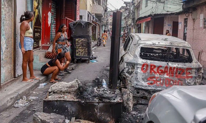 Rio de Janeiro (RJ), 29/10/2025 - Moradores protestam contra execuçoes na comunidade da Vila da PenhaOperação Contenção
