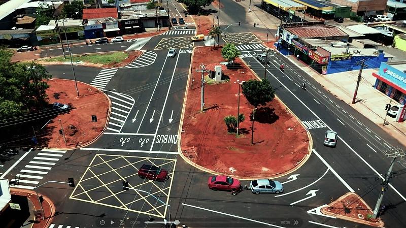 Após 36 dias de obras, entroncamento ganha nova organização viária e sinalização; população deve redobrar atenção ao trânsito