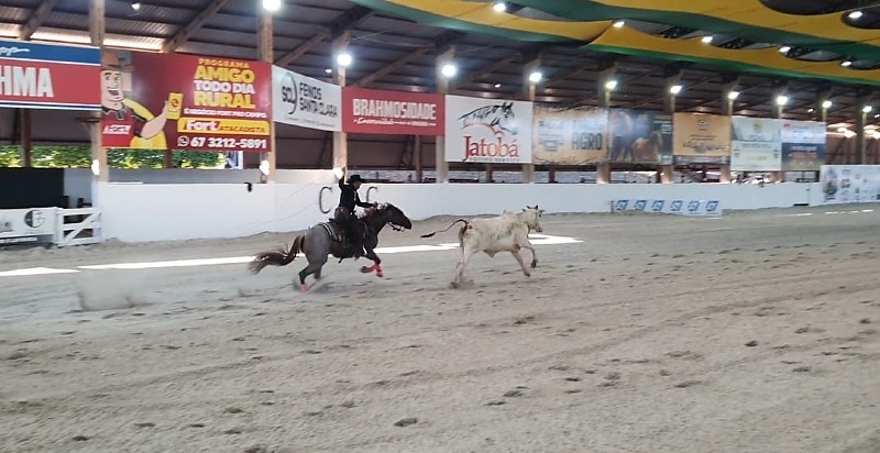 CLC promove etapa do Laço Comprido e bailão com o grupo Pé de Cedro