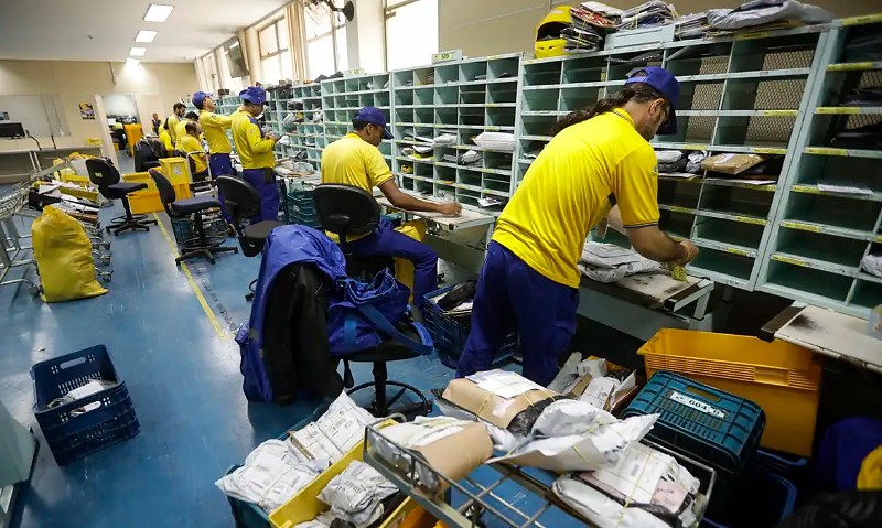 Direção dos Correios correm contra o tempo