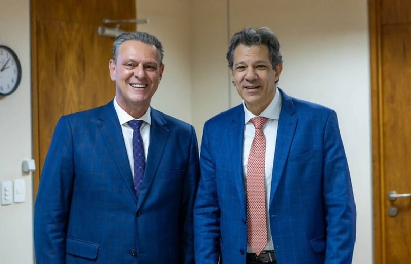 Carlos Fávaro (à esquerda) e Fernando Haddad (à direita)