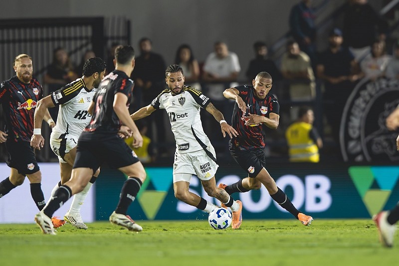 Atlético perdeu sua invencibilidade recente ao ser derrotado para o Bragantino no Brasileirão