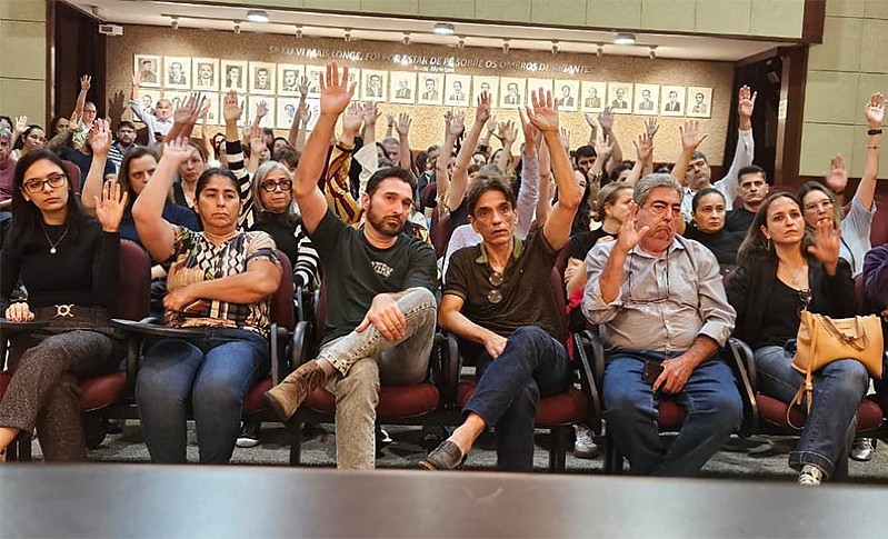 Odontologistas estão em estado de greve desde sábado