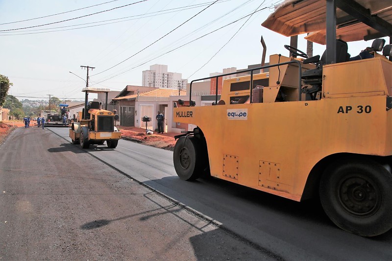 Plano inclui obras em 33 bairros e licitação de R$ 40 milhões para recapeamento