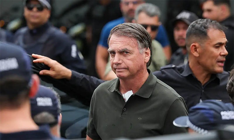 Condenado, Bolsonaro começa a cumprir pena