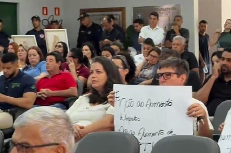 Protesto na sessão da Câmara em Bonito