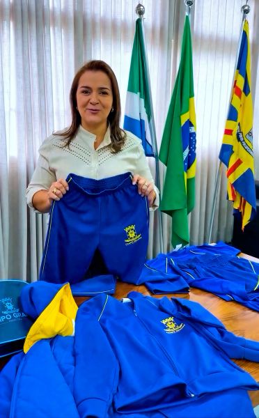 Prefeita Adriane Lopes firma investimento de R$ 21,7 mi para novos uniformes