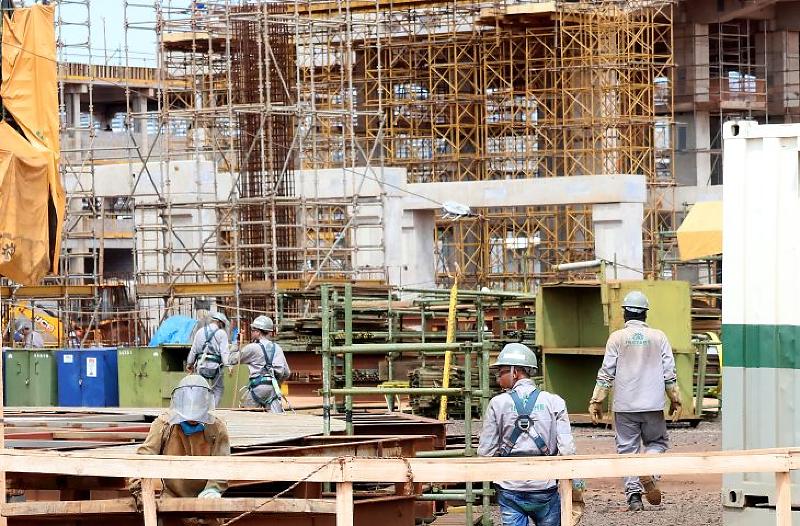 Estado mantém desempenho acima da média nacional e amplia políticas que impactam municípios