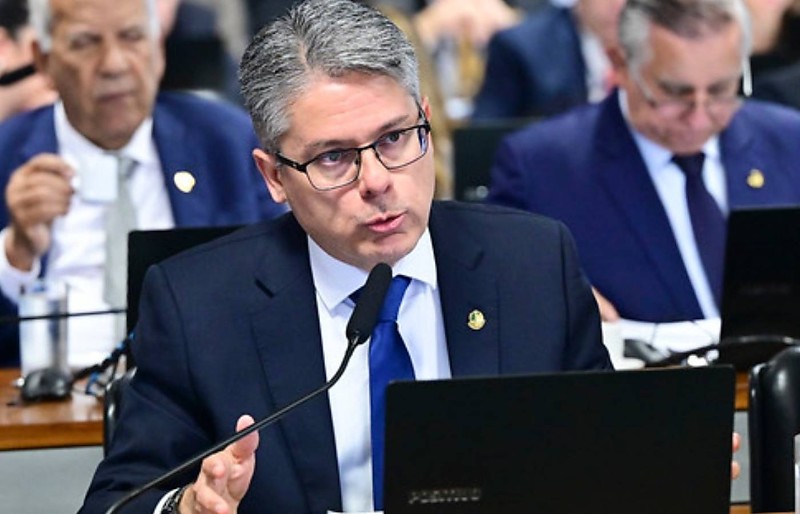 Senador Alessandro Vieira (MDB-SE)