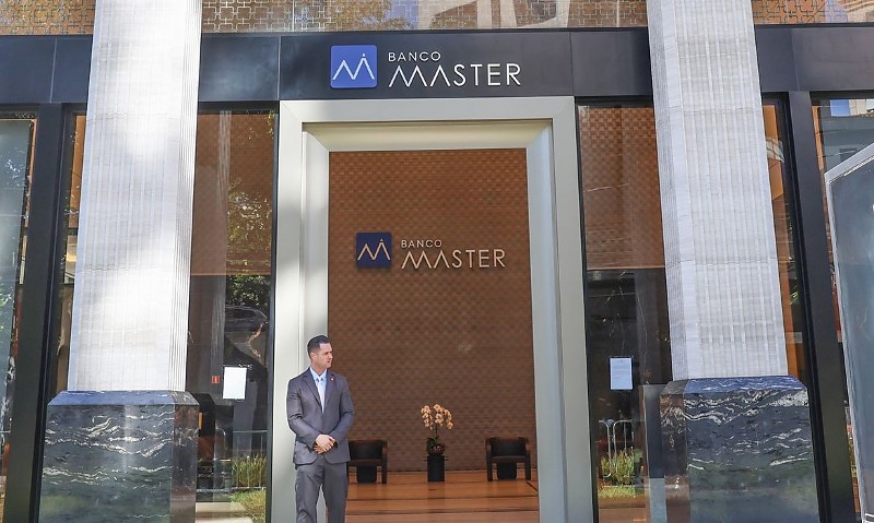 São Paulo (SP), 22/12/2025 - Retrospectiva 2025 - Foto feita em 19/11/2025 - Fachada do Banco Master na rua Elvira Ferraz em Itaim Bibi