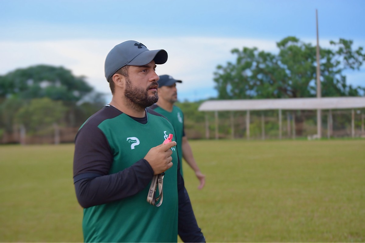 Treinador Glauber Caldas do FC Pantanal 2026
