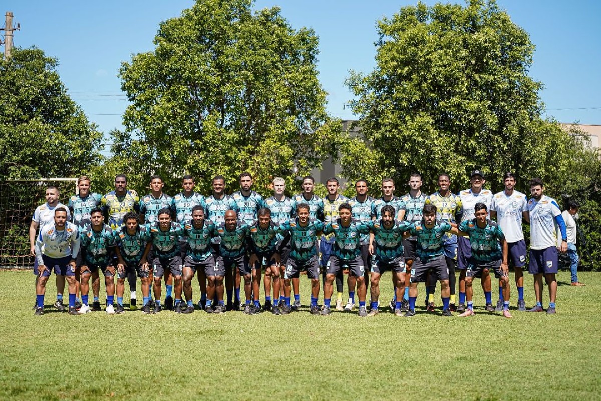 Dourados AC jogadores em jogo-treino da pr&eacute;-temporada 2026