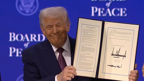 Trump lança em Davos Conselho de Paz criado por ele